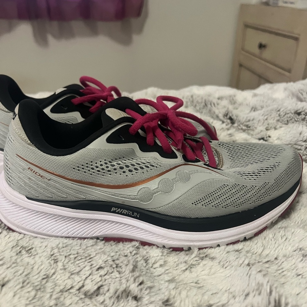 Saucony Gray and Pink Women's Sneakers